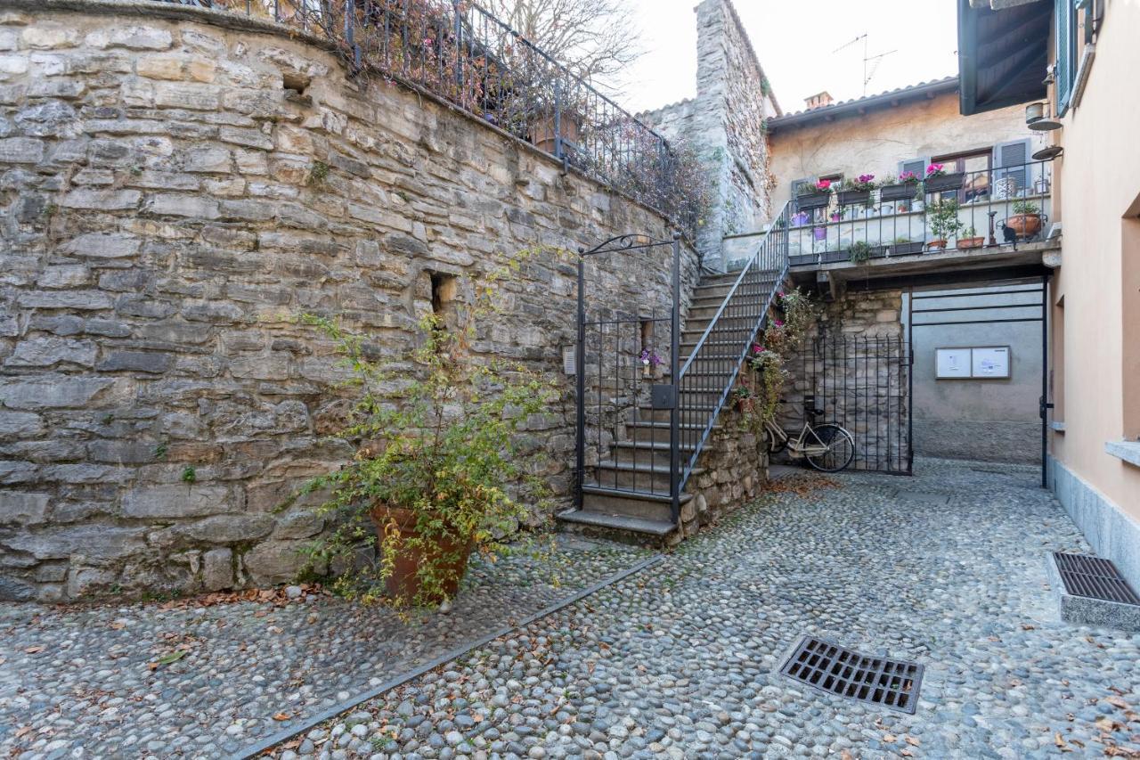 Ice Queen Chamber By Rent All Como Exterior foto